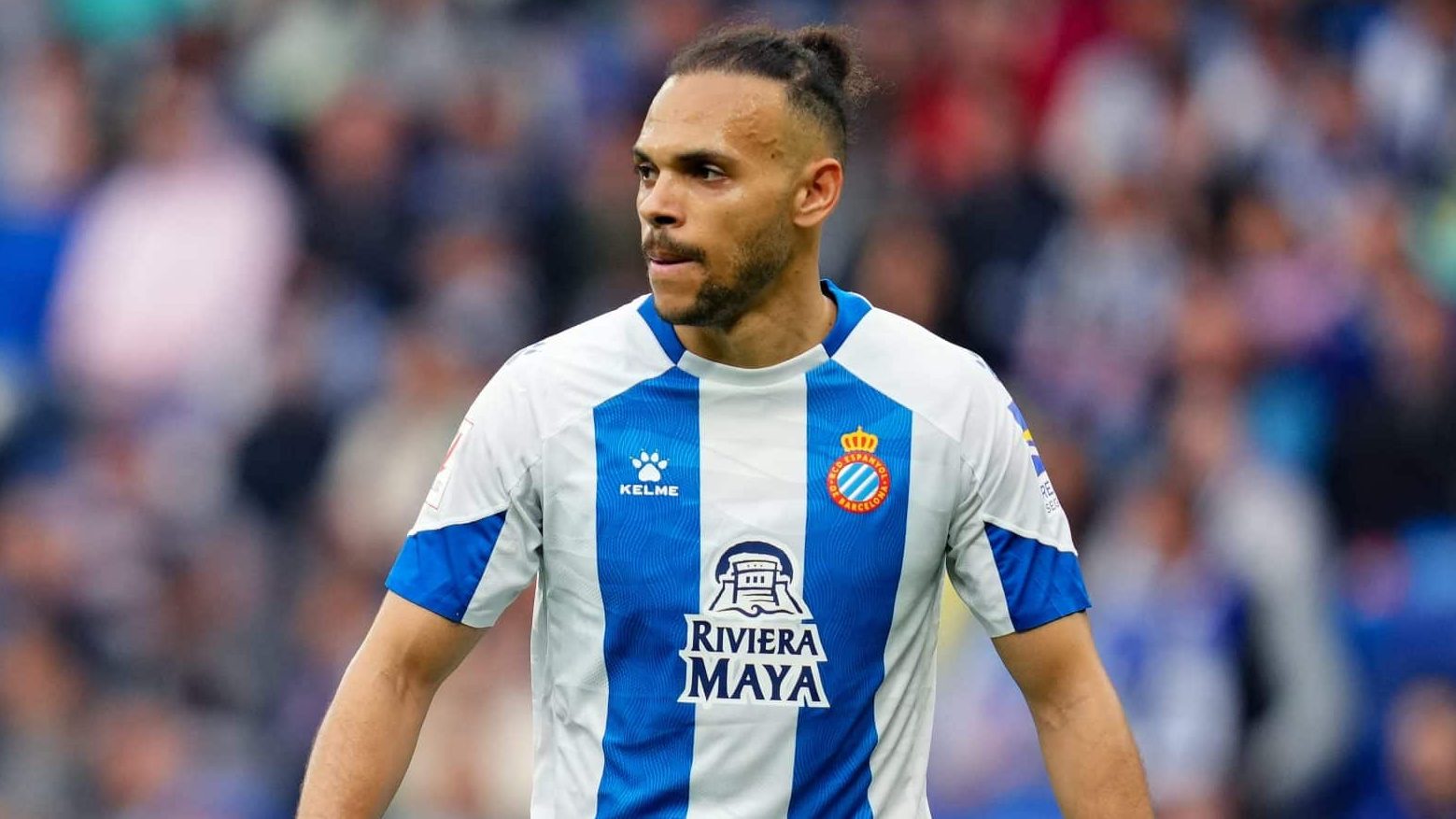 Dinamarqu&ecirc;s, empres&aacute;rio de sucesso e centroavante m&oacute;vel: esse &eacute; o inusitado novo refor&ccedil;o do Gr&ecirc;mio