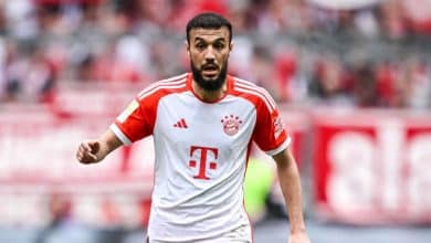 Manchester United ou West Ham? Novela por Mazraoui, finalmente, se aproxima do fim