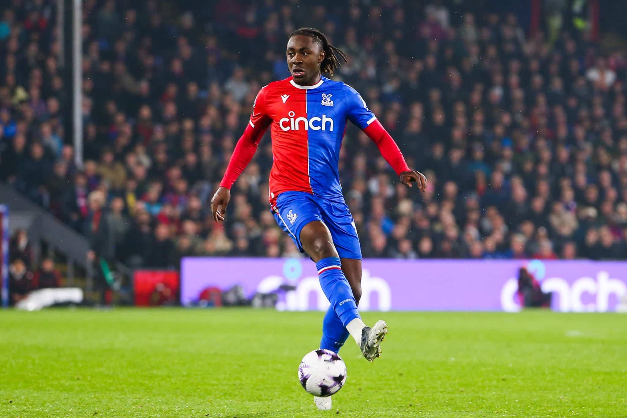 Eze em a&ccedil;&atilde;o pelo Crystal Palace