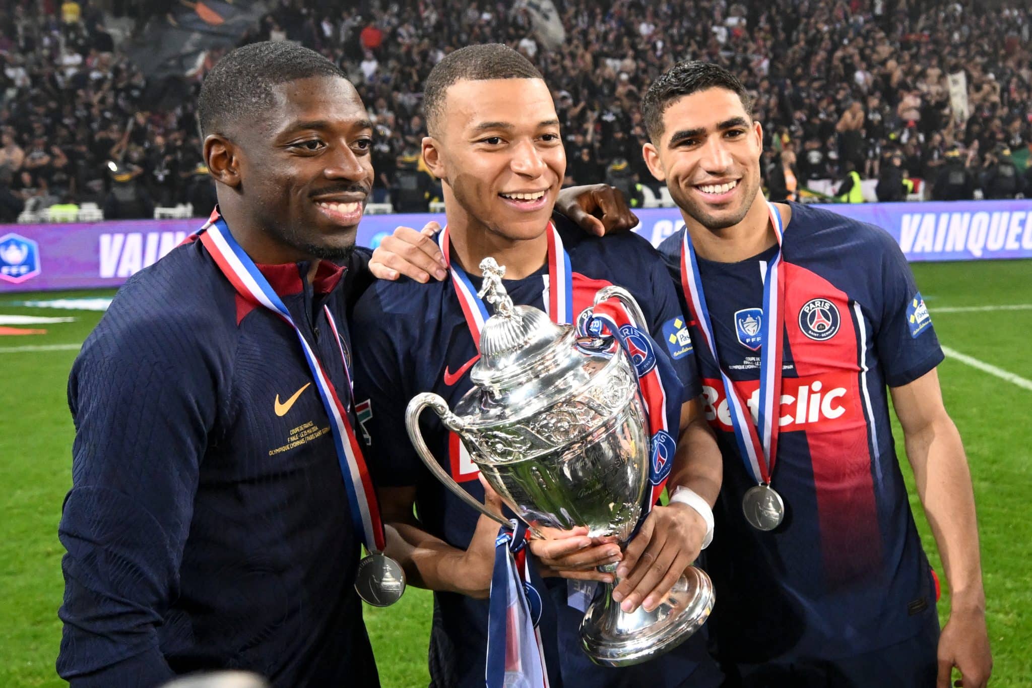 PSG luta contra debandada ap&oacute;s sa&iacute;da de Mbapp&eacute;