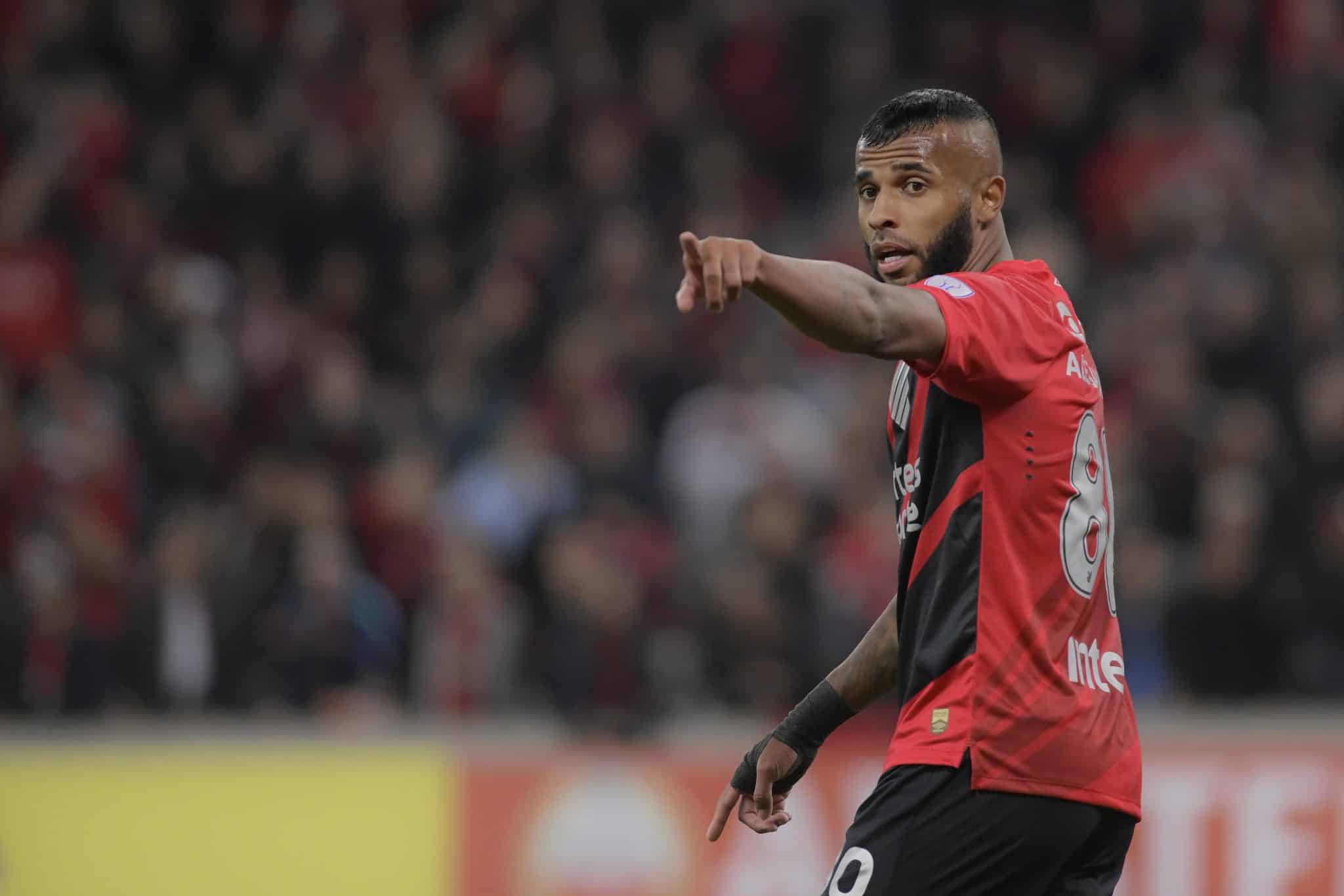 Quanto o Corinthians vai pagar por Alex Santana? Clube quer anunciar outro jogador nesta semana