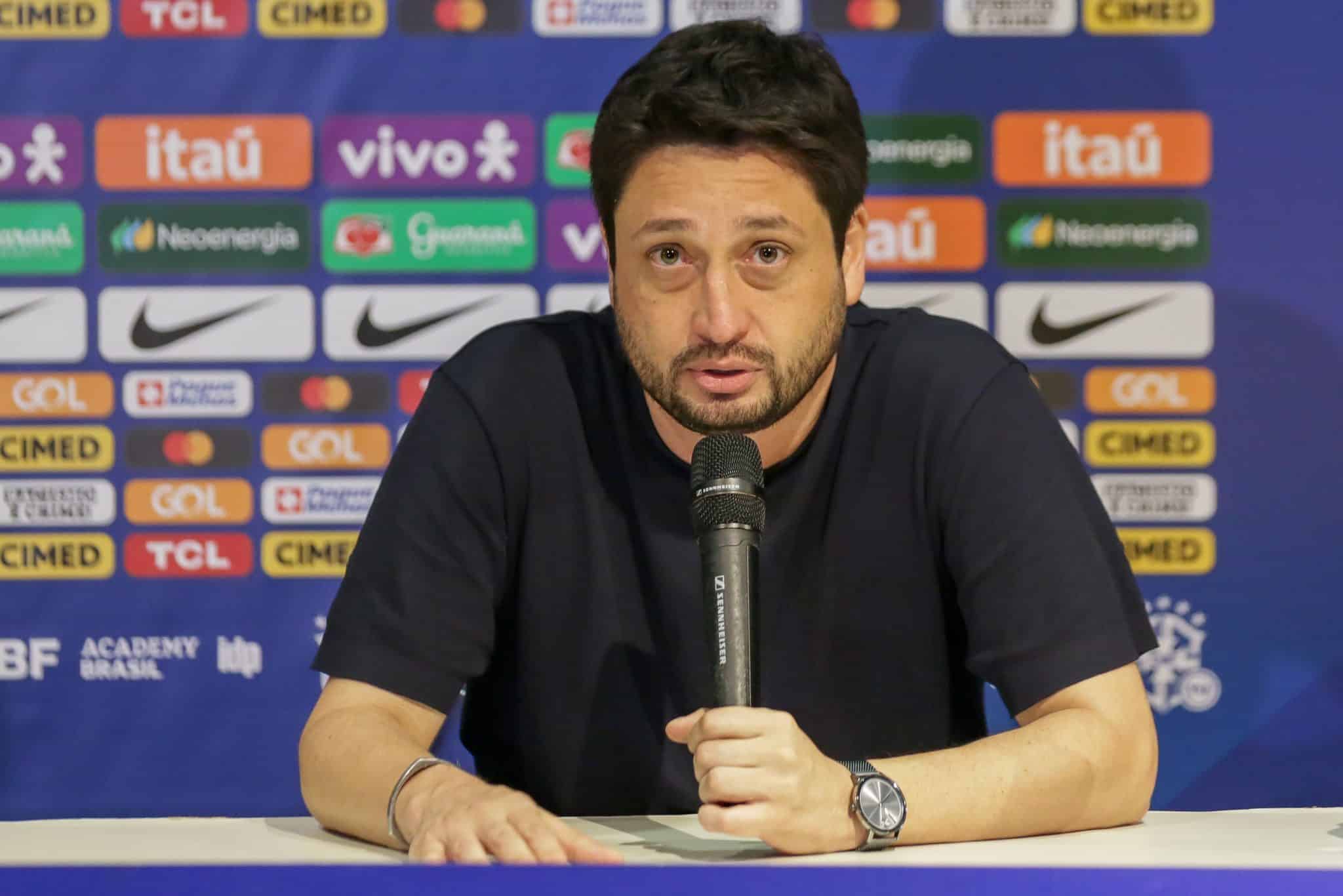 Foto: (IconSport) - Arthur Elias, t&eacute;cnico da Sele&ccedil;&atilde;o Brasileira Feminina