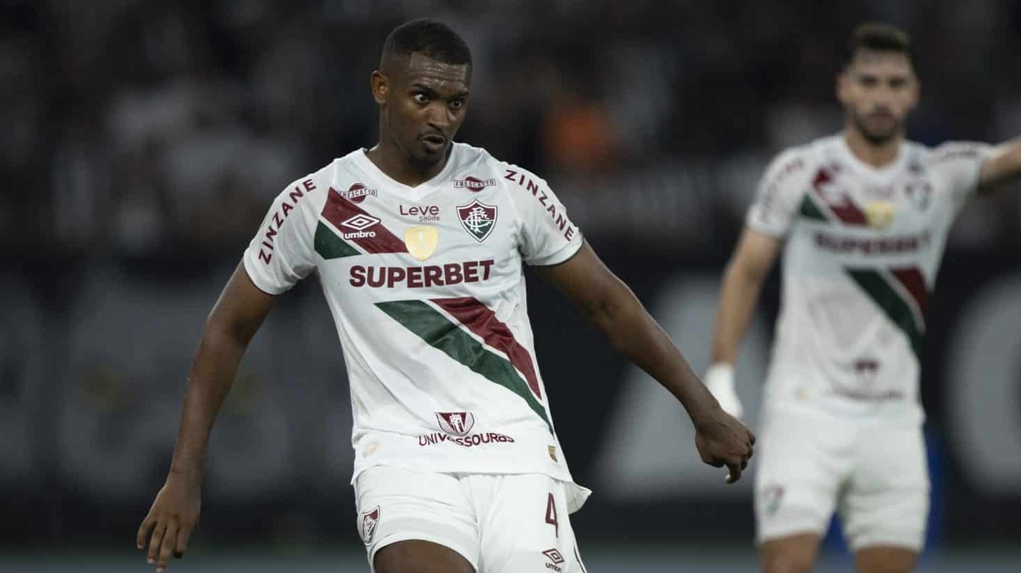 Fluminense identifica car&ecirc;ncias e Mano deve guiar escolhas por refor&ccedil;os no mercado