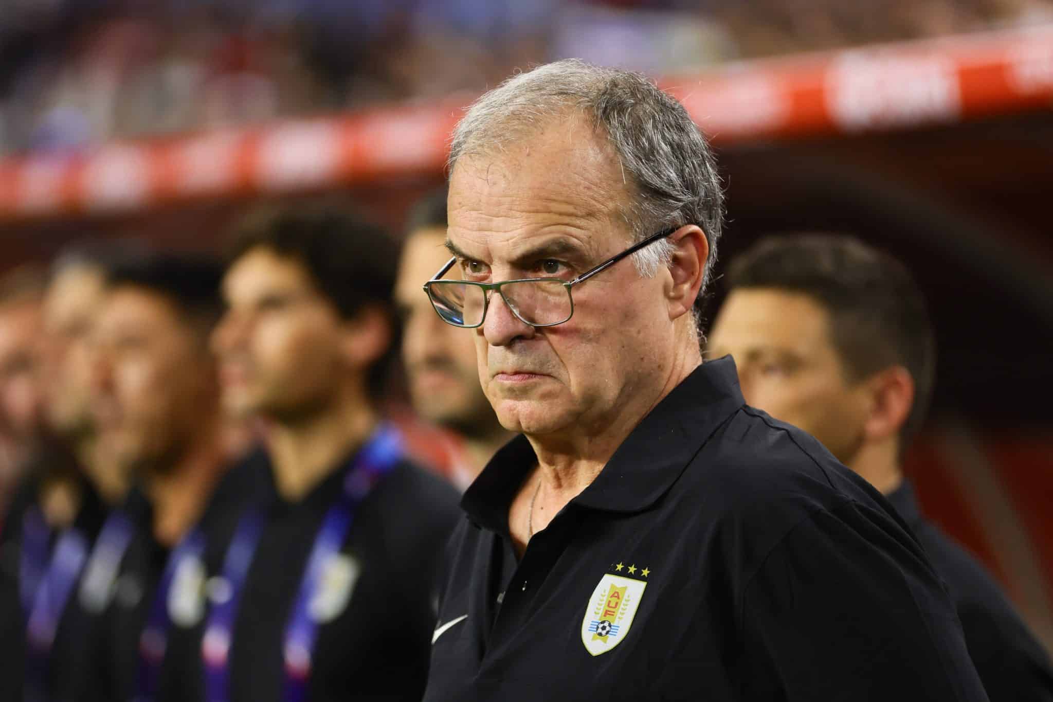 Em coletiva explosiva, Bielsa detona organiza&ccedil;&atilde;o da Copa Am&eacute;rica, questiona amea&ccedil;as e ironiza EUA