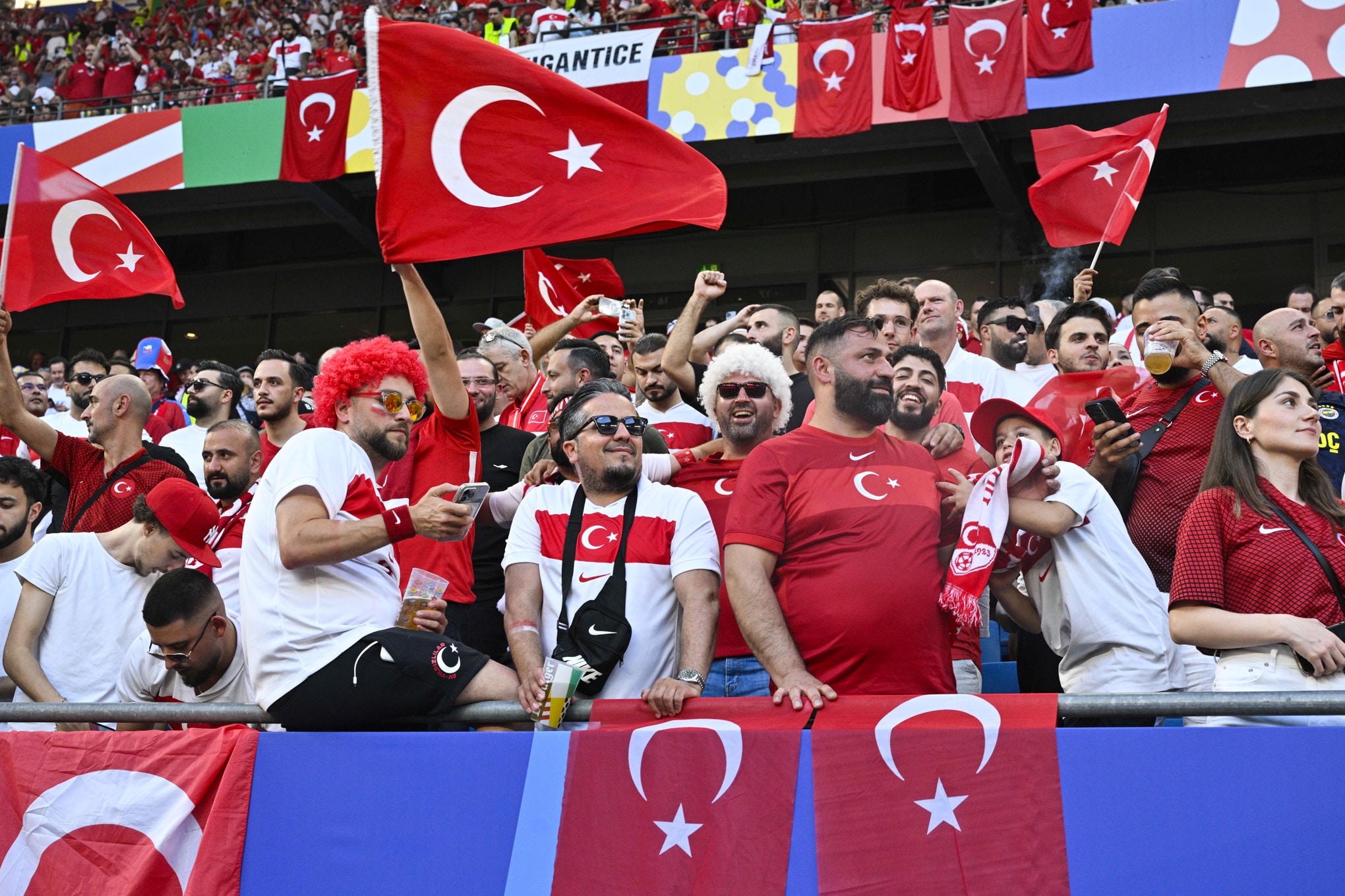 Torcedores da Turquia durante jogo da Eurocopa 2024
