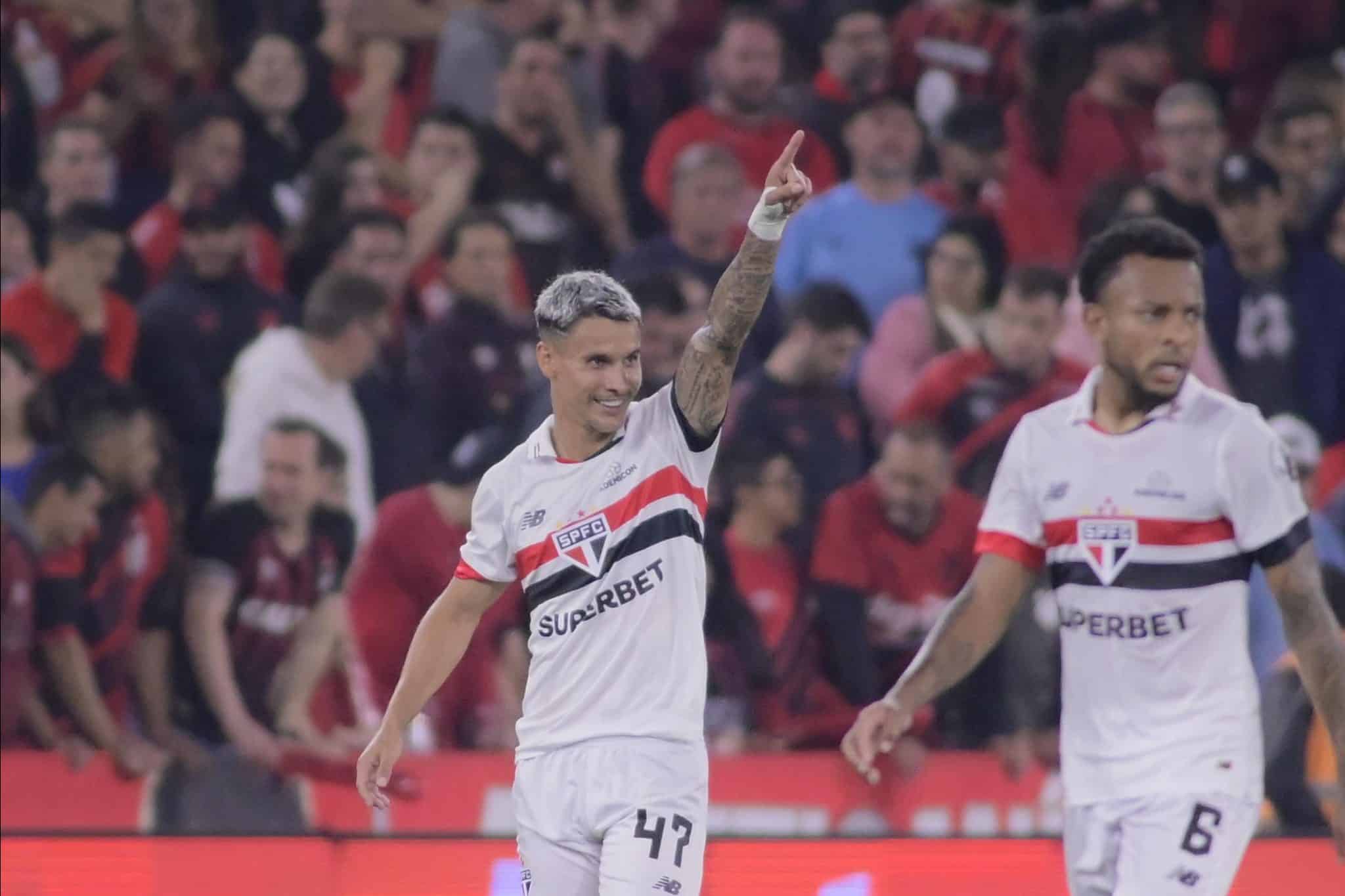Ferreira e Calleri comandam um S&atilde;o Paulo que supera marca do Brasileir&atilde;o de 2023