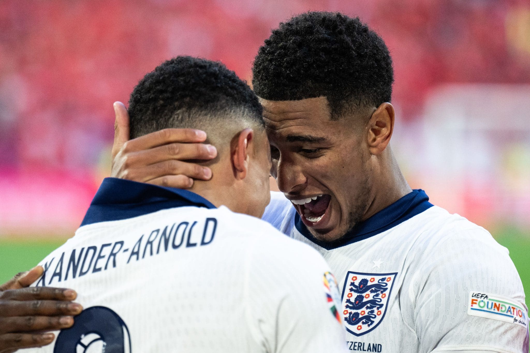 Alexander-Arnold no Real Madrid? Como parceria com Bellingham amea&ccedil;a o futuro do Liverpool