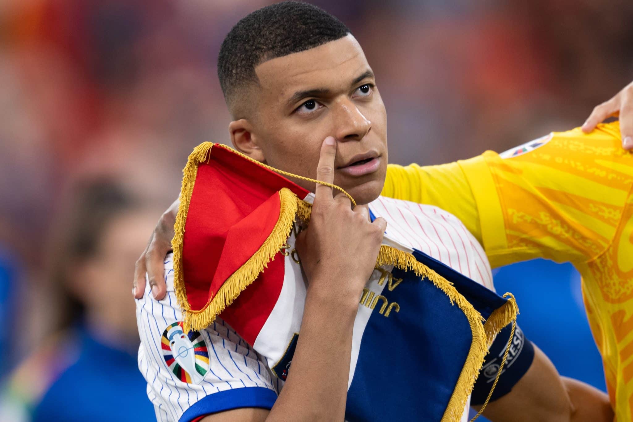 Mbapp&eacute; recebe camisa 9 e j&aacute; tem data de apresenta&ccedil;&atilde;o definida no Real Madrid