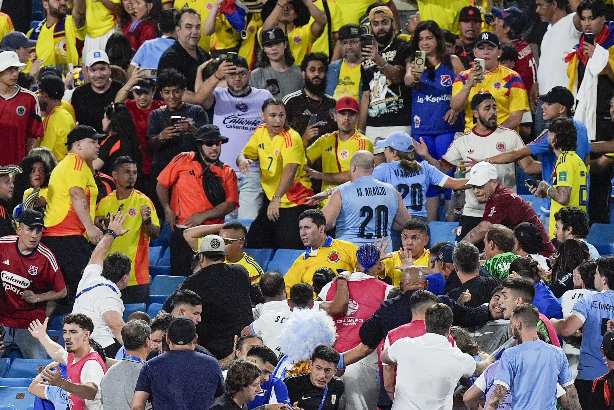 Pancadaria generalizada entre colombianos e uruguaios
