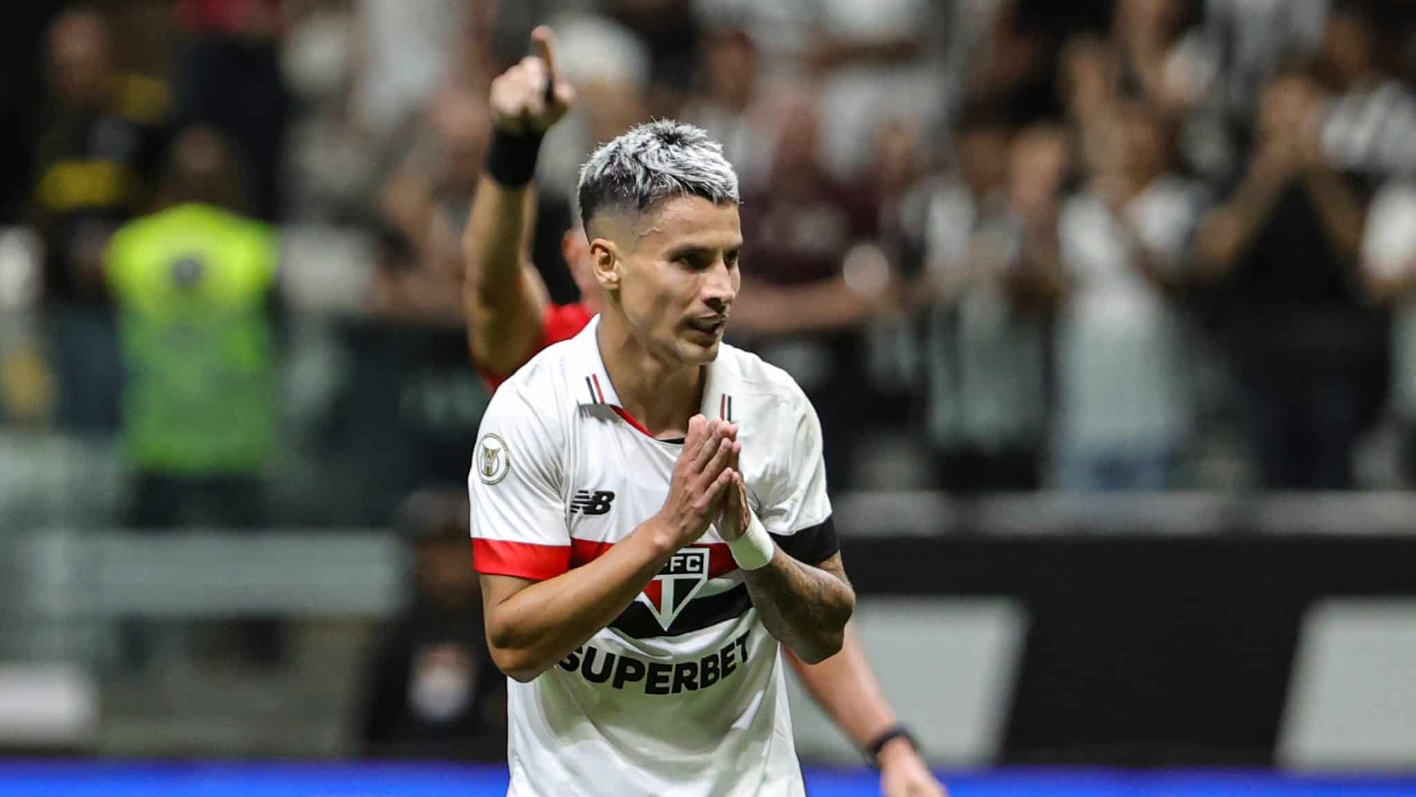 Ferreira sente problema e amplia hist&oacute;rico assustador de les&otilde;es do S&atilde;o Paulo no Allianz
