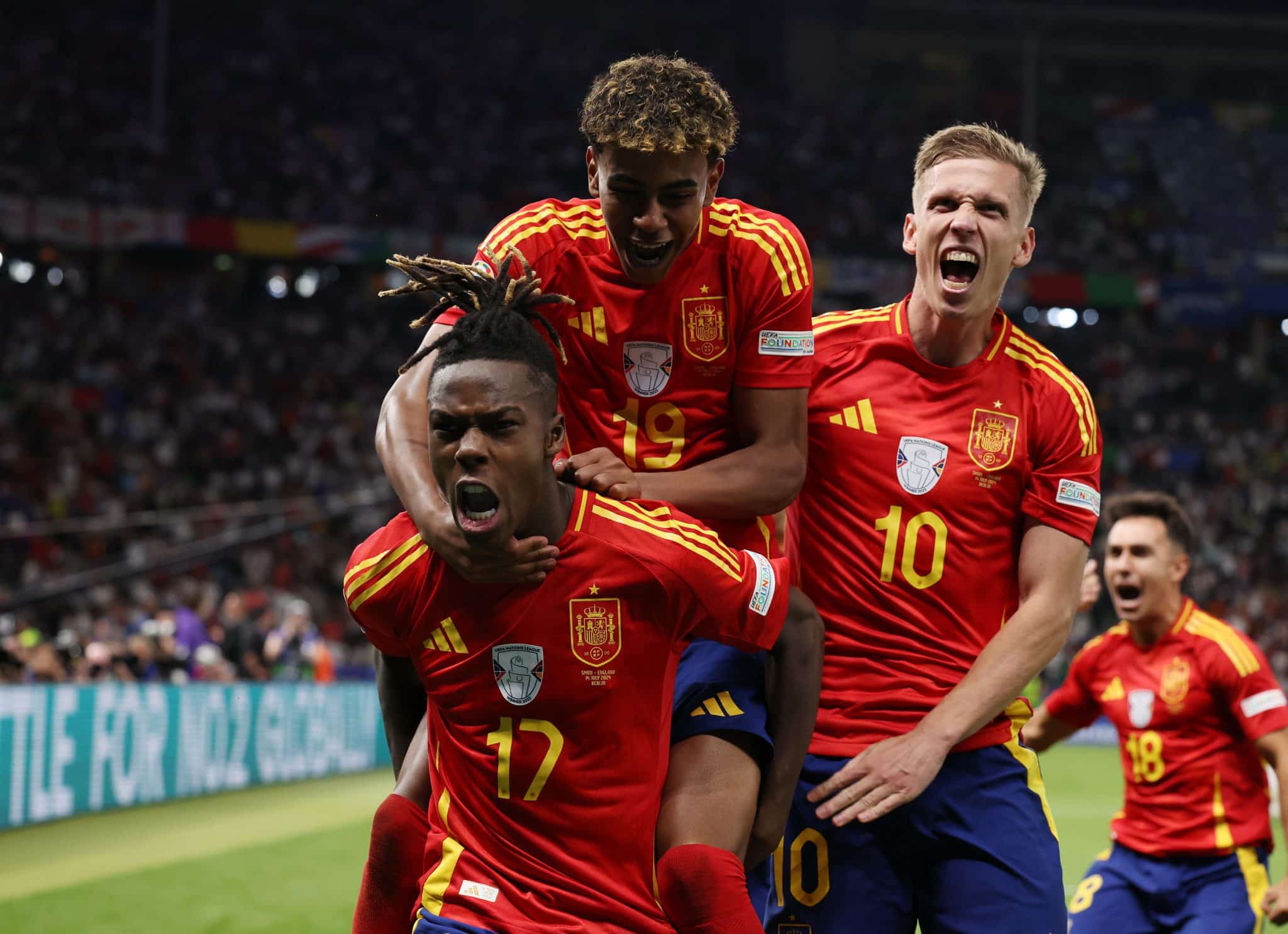 Lamine Yamal, Nico Williams e Dani Olmo juntos pela Sele&ccedil;&atilde;o da Espanha. Foto: Icon Sport