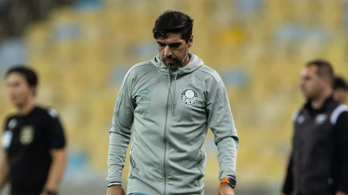 Abel fala de falta de confian&ccedil;a e desfalques do Palmeiras, mas isenta a si mesmo
