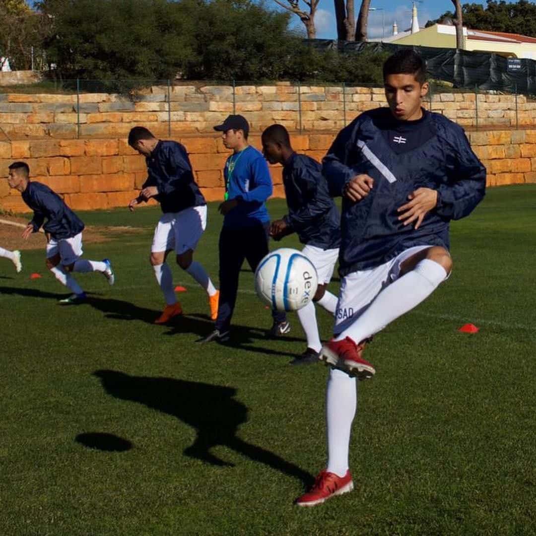 Kevin Serna em Portugal, antes de se tornar destaque no Peru e virar refor&ccedil;o do Fluminense - Foto: Acervo Pessoal