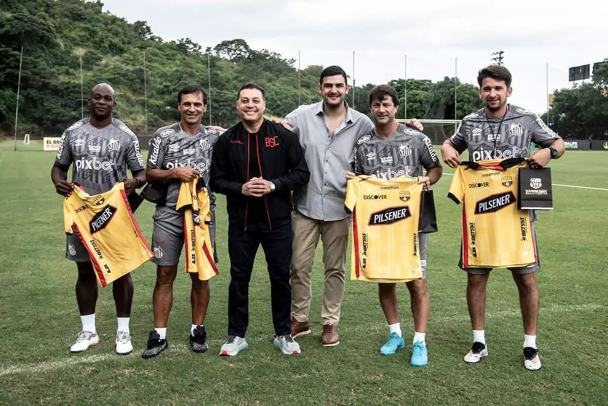 Comiss&atilde;o t&eacute;cnica Fabi&aacute;n Bustos Santos FC