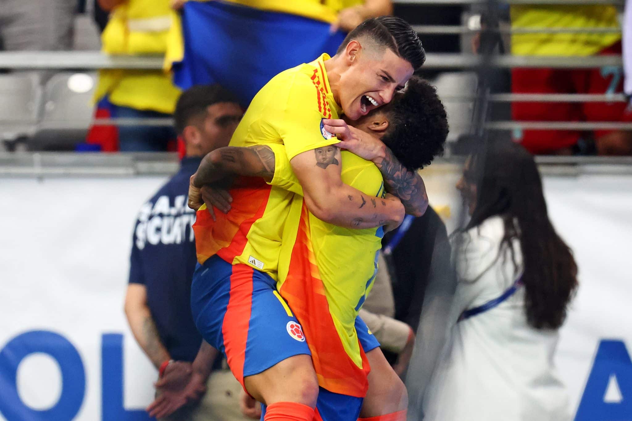 James Rodr&iacute;guez comemorando mais um gol da Col&ocirc;mbia