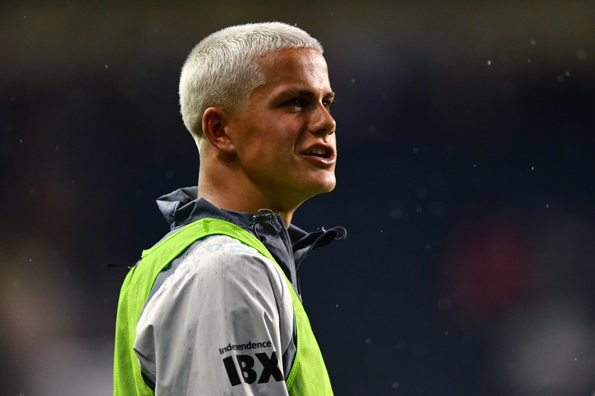 Fen&ocirc;meno j&aacute; vendido ao Manchester City estreia na MLS aos 14 anos e bate recorde