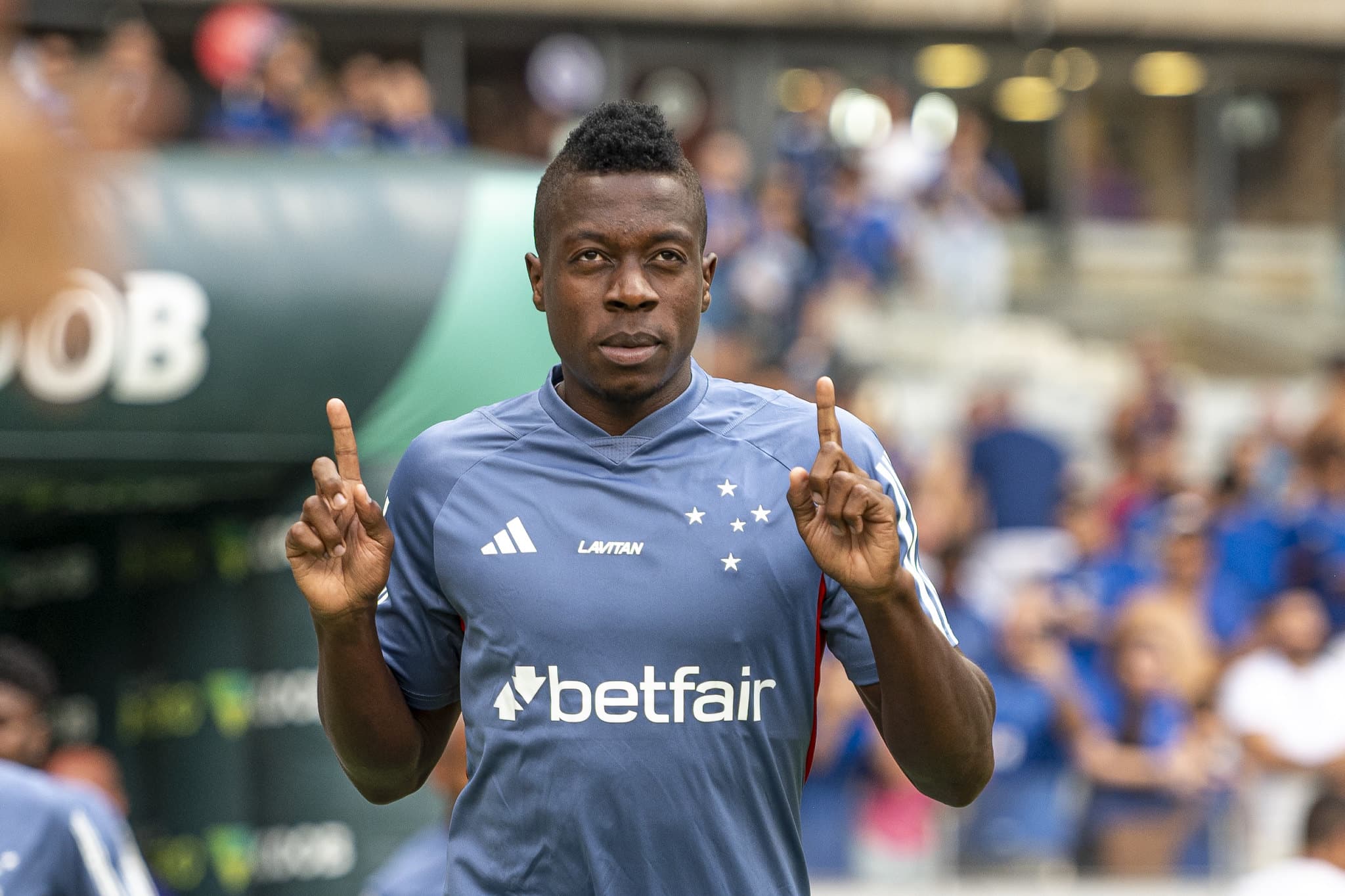 Palacios durante aquecimento de partida do Cruzeiro