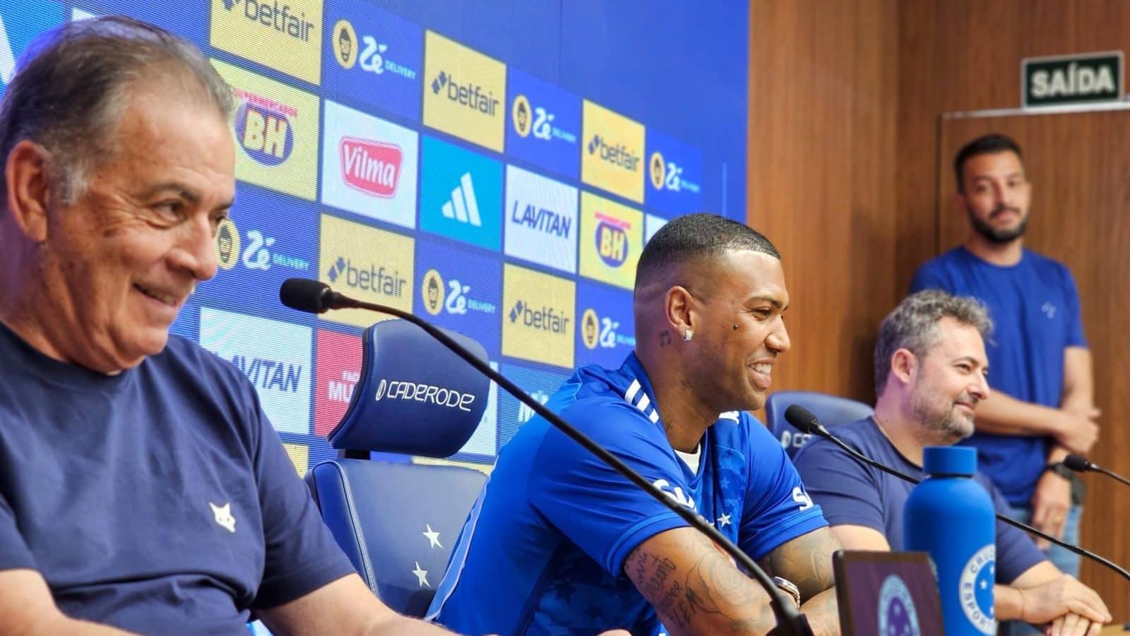 Walace revela onde mais poder&aacute; ajudar o Cruzeiro e projeta data de estreia