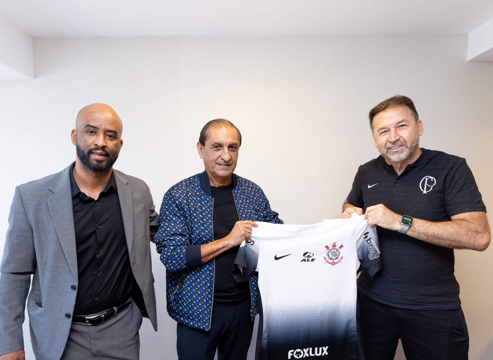 Corinthians n&atilde;o v&ecirc; problemas jur&iacute;dicos para registrar Ram&oacute;n D&iacute;az ap&oacute;s an&uacute;ncio