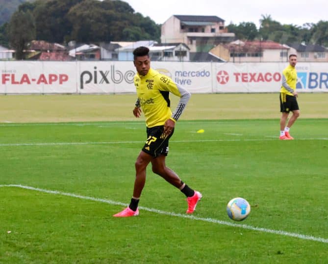 Bruno Henrique retorna, e Flamengo terá força máxima contra o Palmeiras