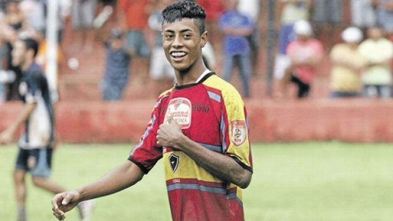 Bruno Henrique na v&aacute;rzea