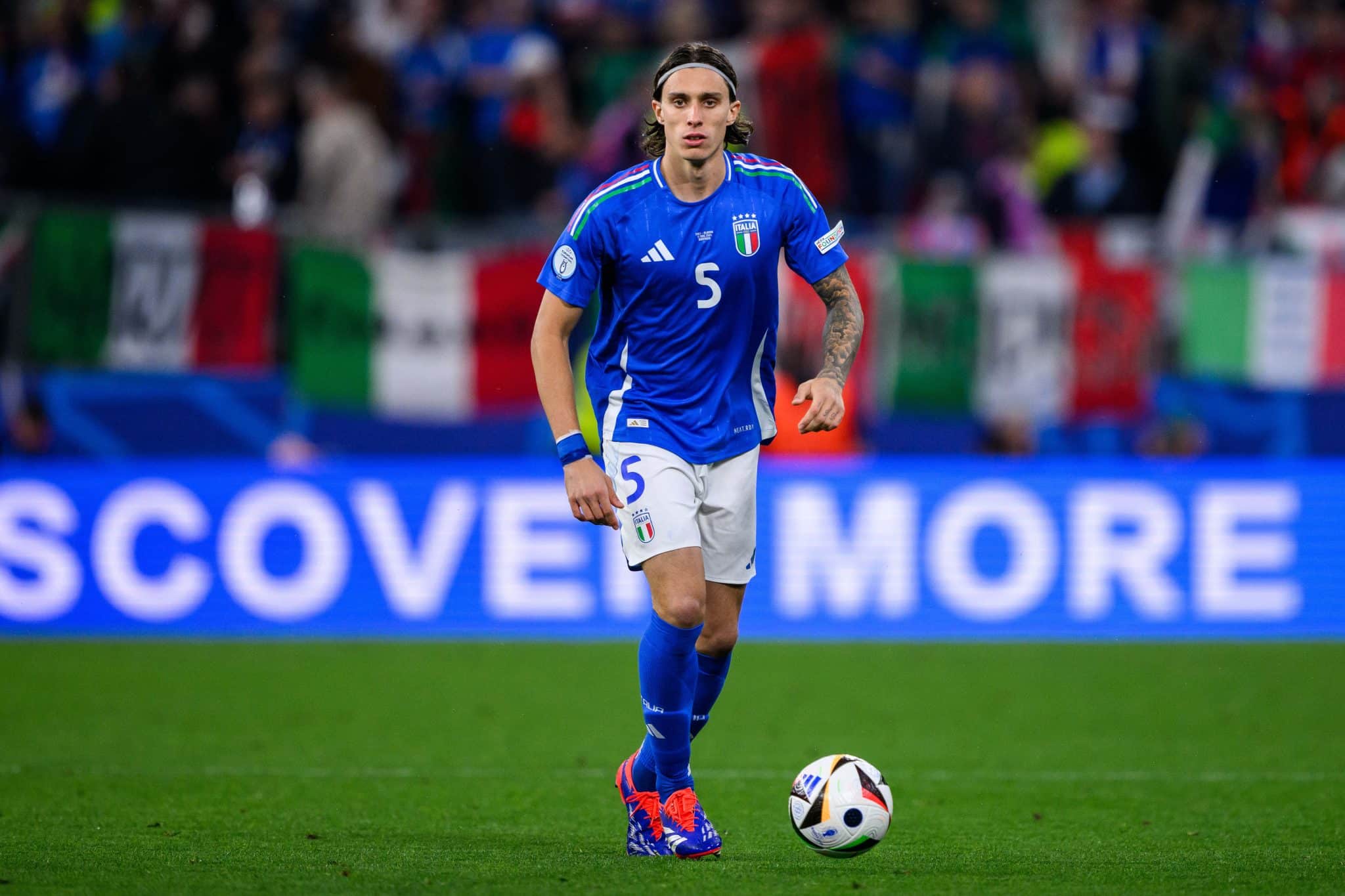 Calafiori em a&ccedil;&atilde;o pela sele&ccedil;&atilde;o italiana na Euro