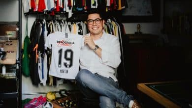Busca por item raro e oz&ocirc;nio para preservar pe&ccedil;as: conhe&ccedil;a a maior cole&ccedil;&atilde;o de camisas de futebol do mundo