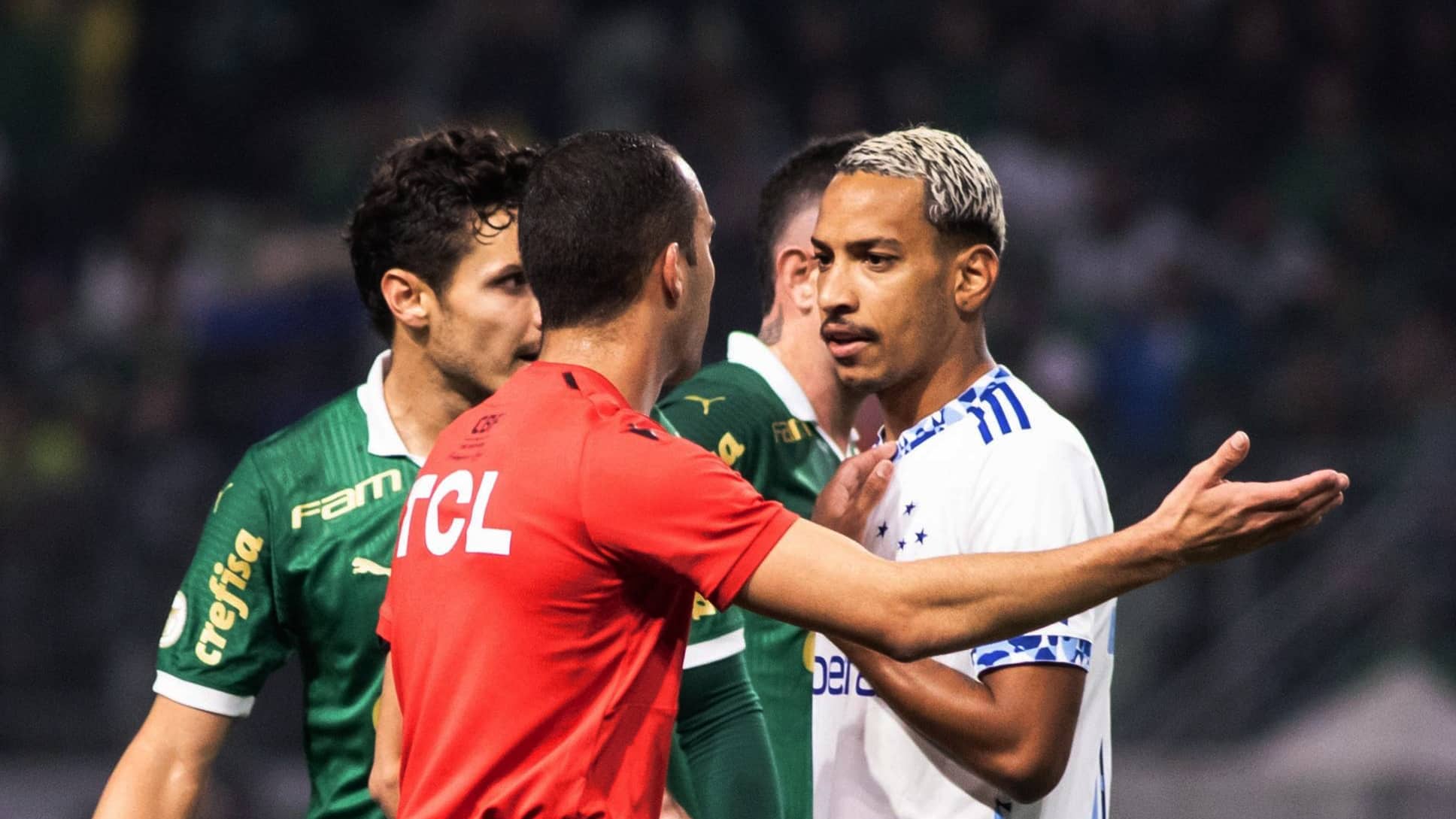 &lsquo;Guerra Fria entre S&atilde;o Paulo e Rio&rsquo;: Mattos questiona arbitragem em derrota do Cruzeiro