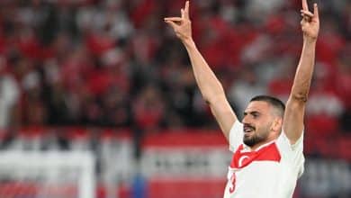 Zagueiro da Turquia recebe puni&ccedil;&atilde;o pesada por gesto ligado &agrave; extrema-direita na Eurocopa