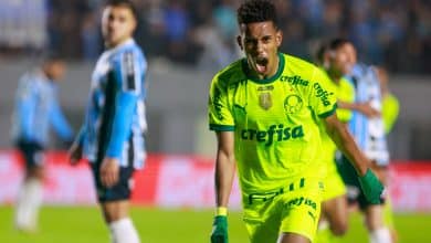 Mesmo inexplic&aacute;vel no papel e remendado em campo, Palmeiras merecia virar o jogo contra o Gr&ecirc;mio