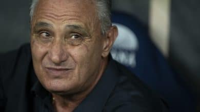 Tite faz apelo contra vaias da torcida do Flamengo e reclama da arbitragem
