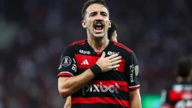 L&eacute;o Ortiz revela como Tite e li&ccedil;&otilde;es da base o ajudaram em improviso que salvou o Flamengo