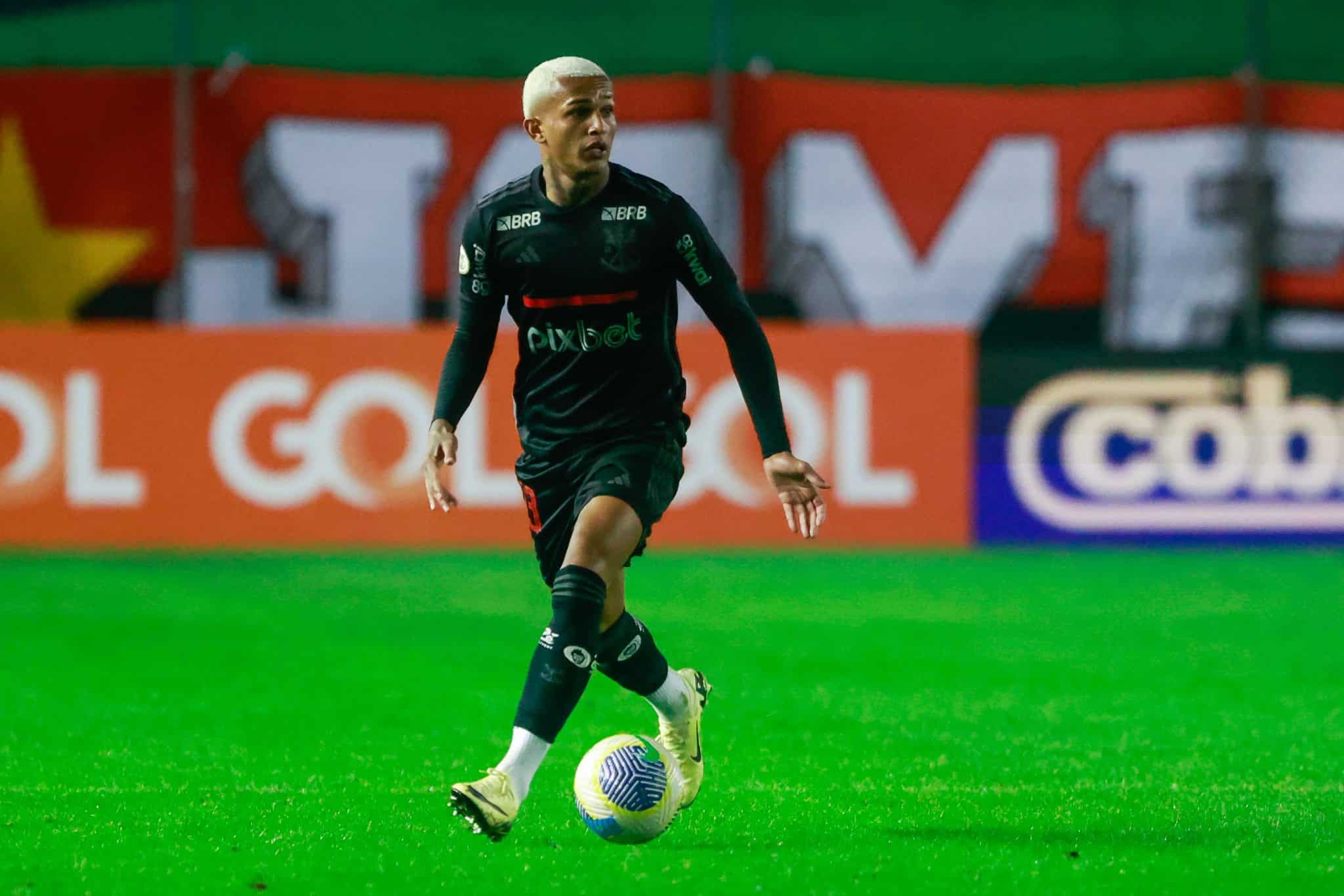 Wesley, lateral do Flamengo