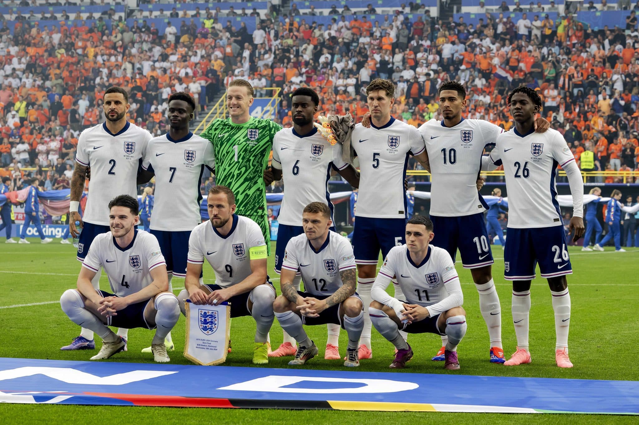 LinkedIn? Inglaterra adota jeito &lsquo;inusitado&rsquo; para definir novo t&eacute;cnico