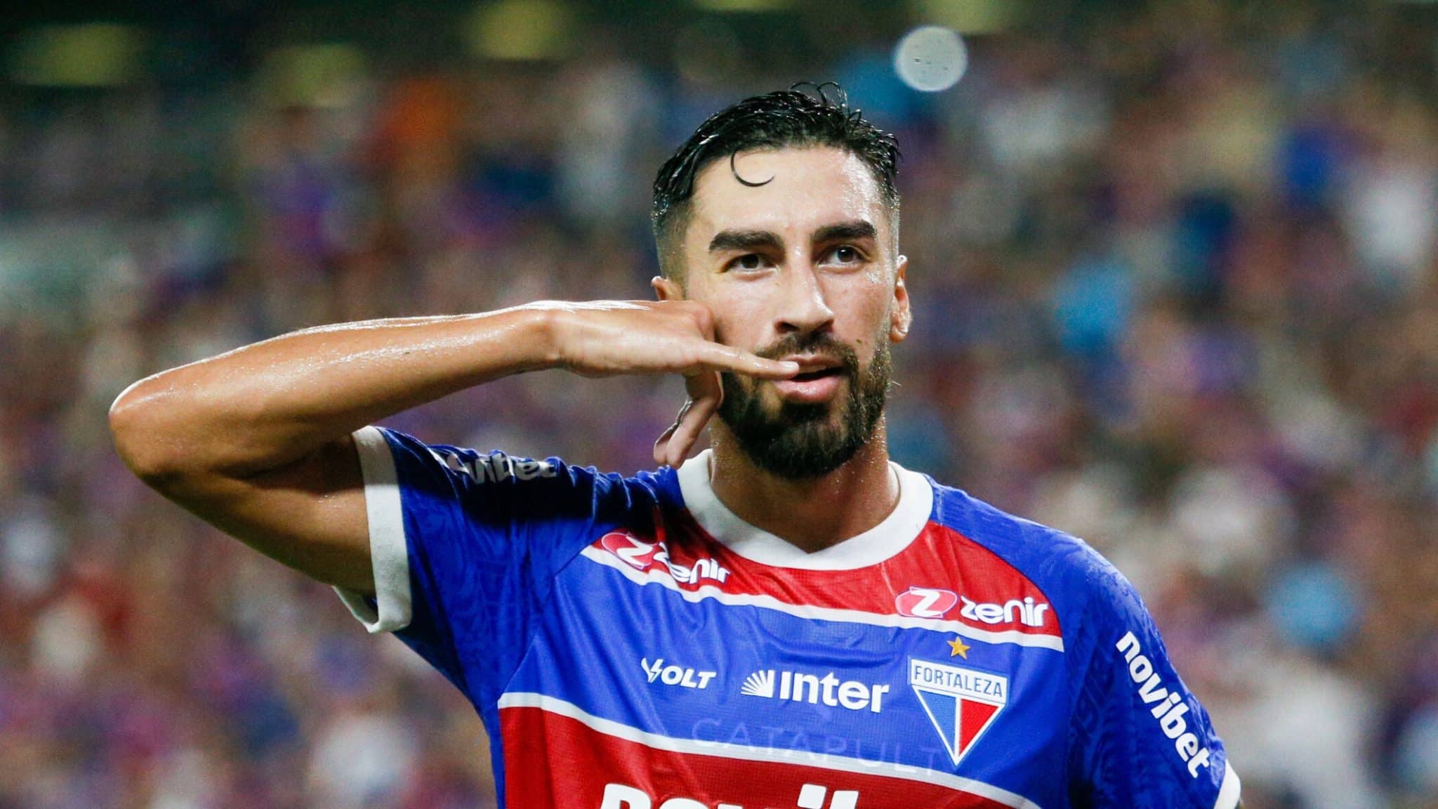 Juan Mart&iacute;n Lucero, do Fortaleza, comemora gol (Foto: Icon Sport)