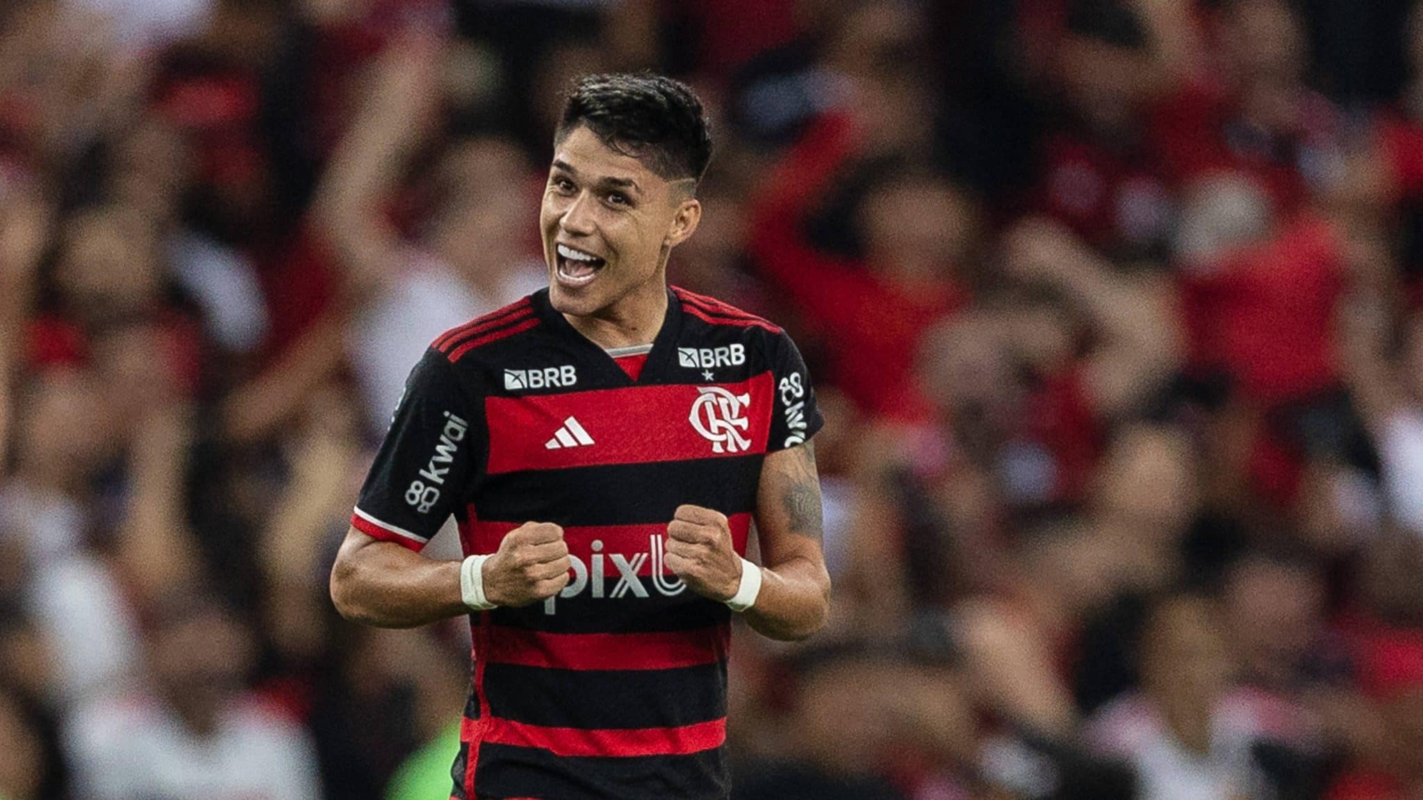 Luiz Ara&uacute;jo, do Flamengo, comemora ap&oacute;s marcar gol contra o Palmeiras