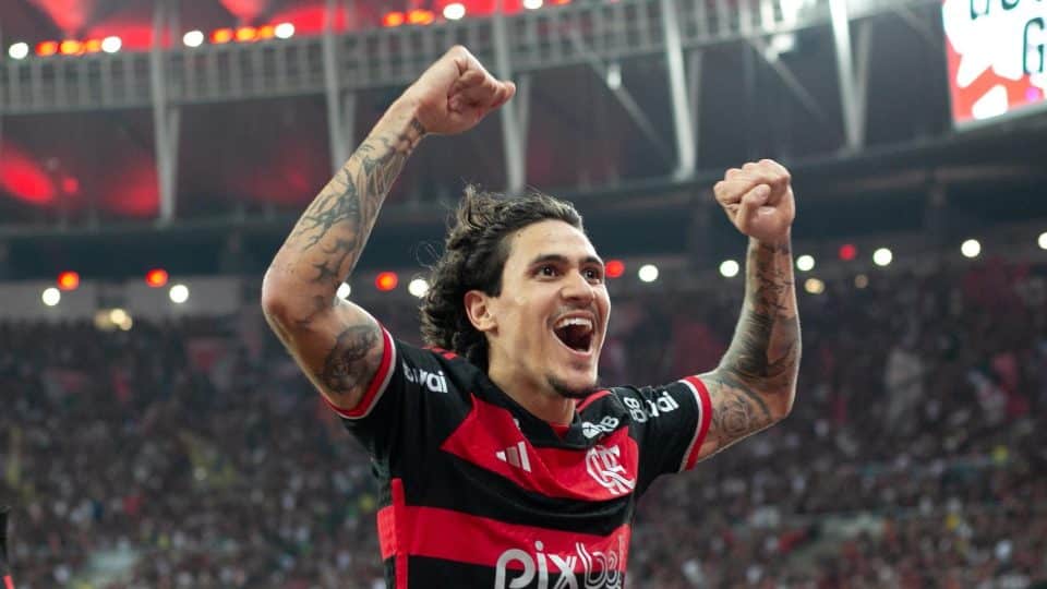 De alvo a carrasco, Pedro abre caminho para vitória do Flamengo sobre o Palmeiras