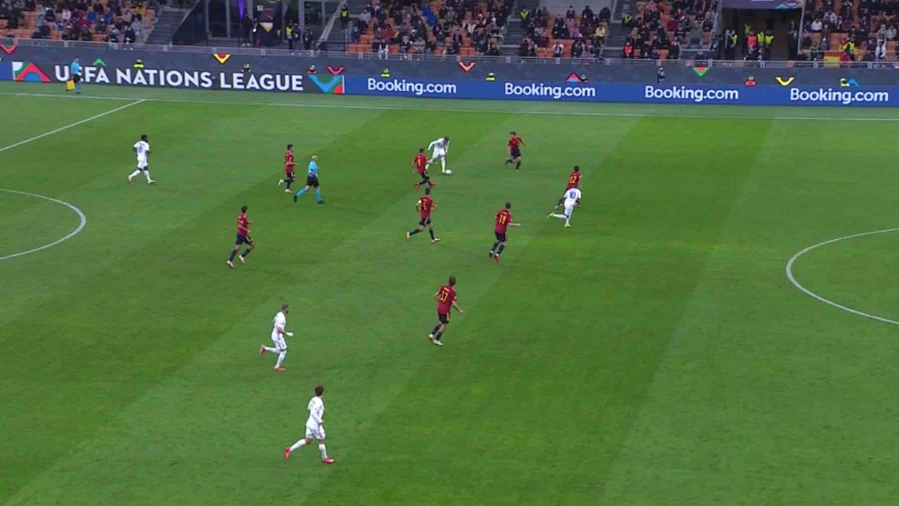 Mbapp&eacute; em posi&ccedil;&atilde;o ilegal - Fran&ccedil;a e Espanha, Nations League, 2021