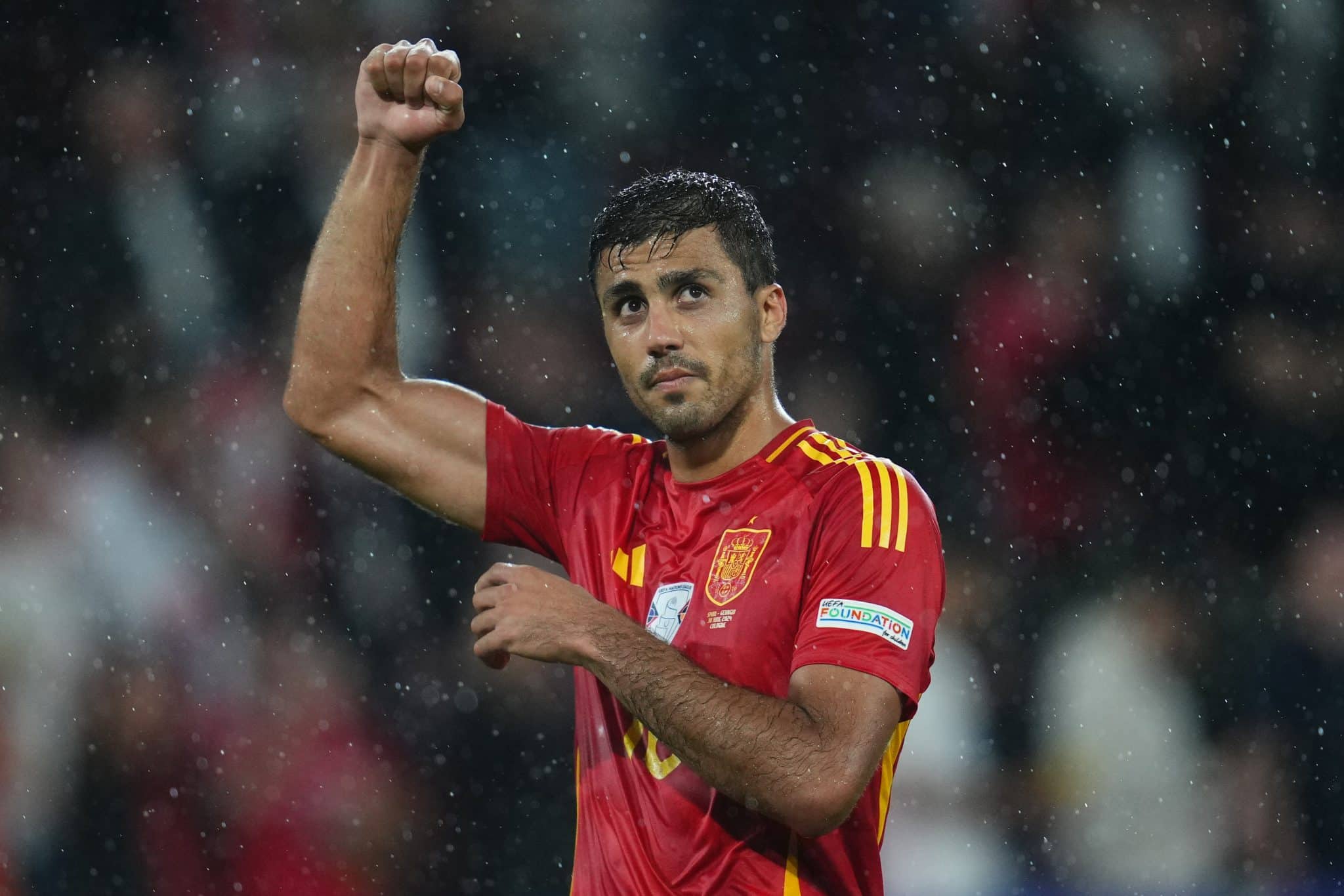 Rodri revela como Espanha foi &lsquo;da &aacute;gua para o vinho&rsquo; ap&oacute;s elimina&ccedil;&atilde;o traum&aacute;tica