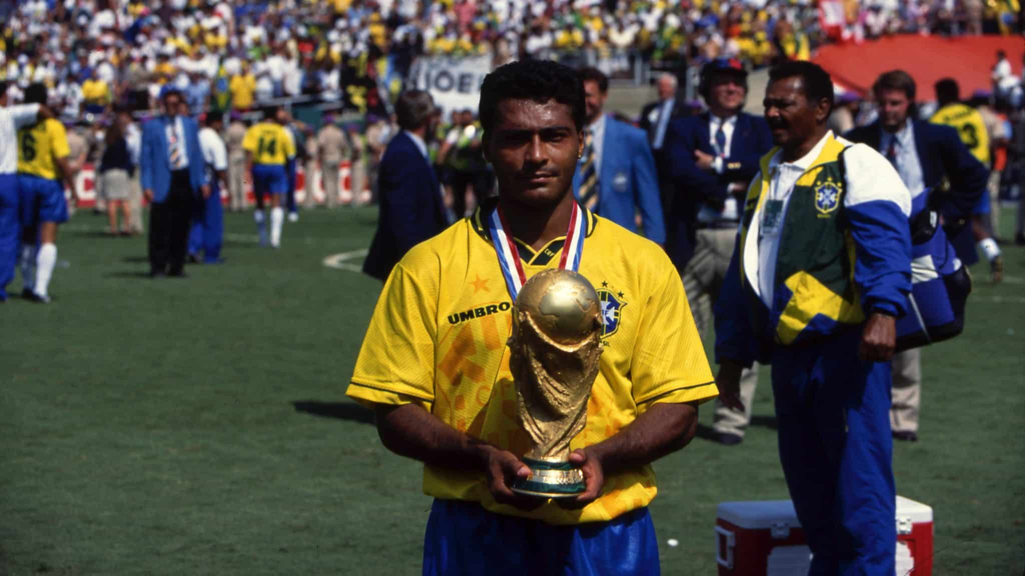 A vis&atilde;o de Cruyff e a nostalgia torta de um mito de 30 anos