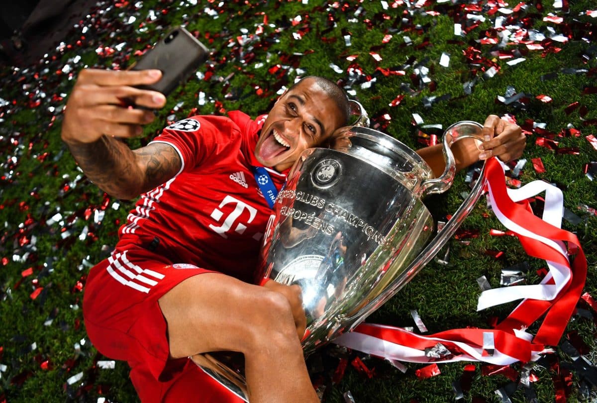 Thiago foi campe&atilde;o da Champions e do Mundial de clubes duas vezes com o Liverpool. 