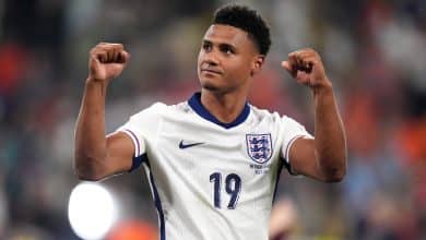 Her&oacute;i da Inglaterra na Euro j&aacute; jogou contra o Tupi de Minas Gerais por time inspirado no Fluminense