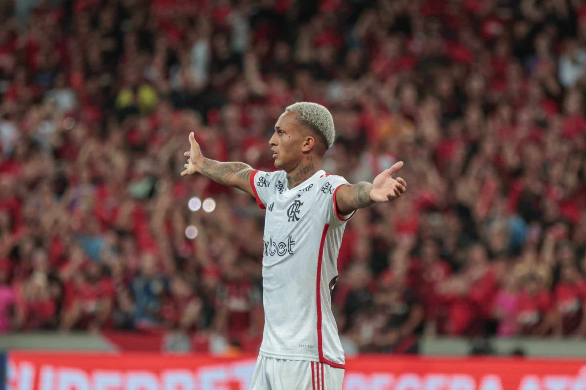 Wesley, lateral do Flamengo