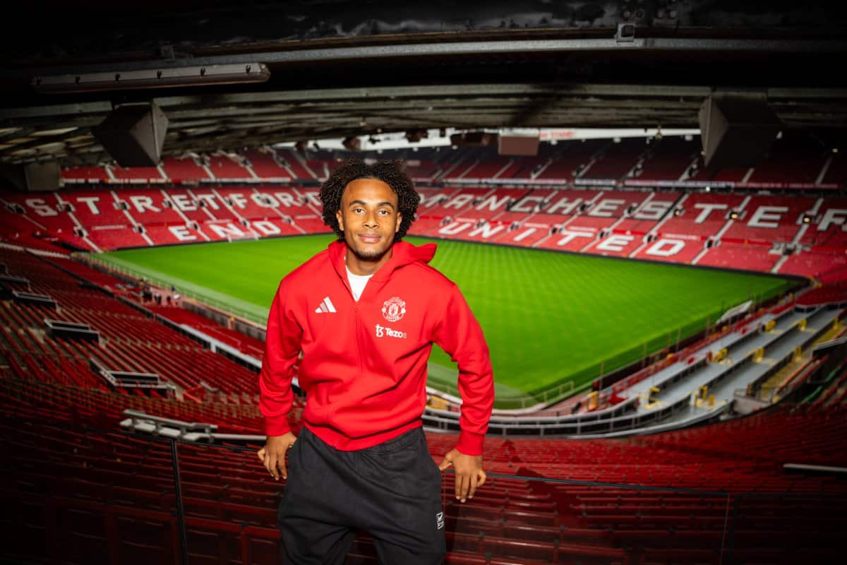 Joshua Zirkzee, novo refor&ccedil;o do Manchester United, em Old Trafford