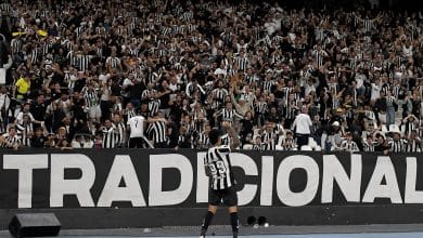 Botafogo d&aacute; exemplo e vai banir torcedor que foi identificado fazendo gestos racistas