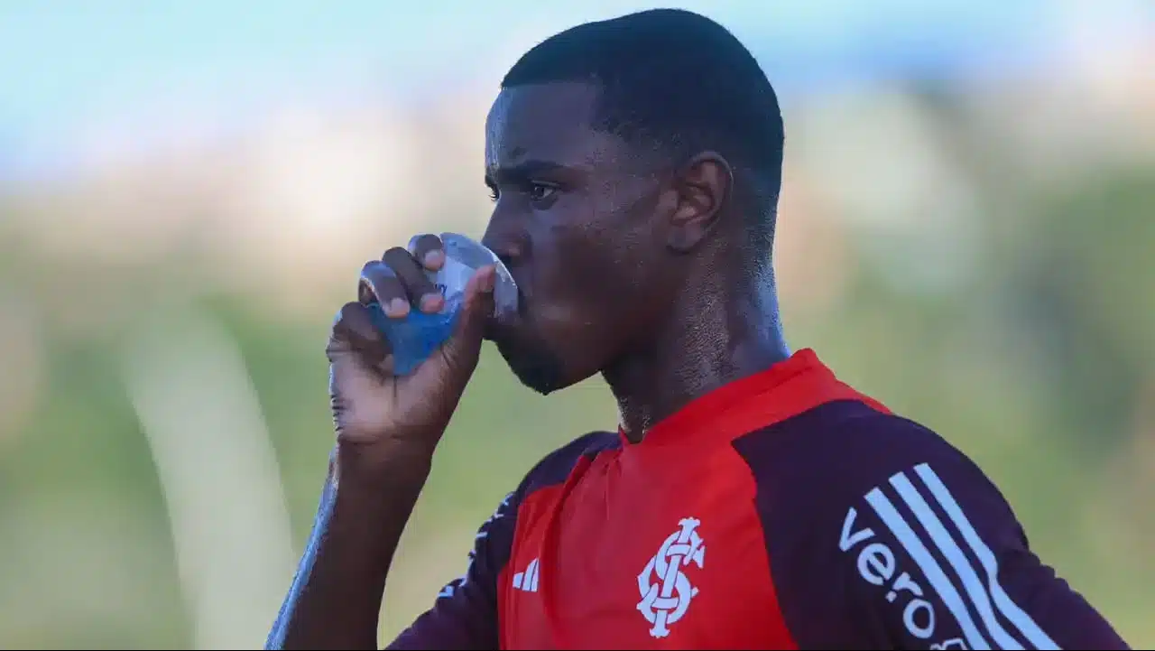 Sem avan&ccedil;o para renova&ccedil;&atilde;o, promessa do Internacional recebe proposta de time europeu