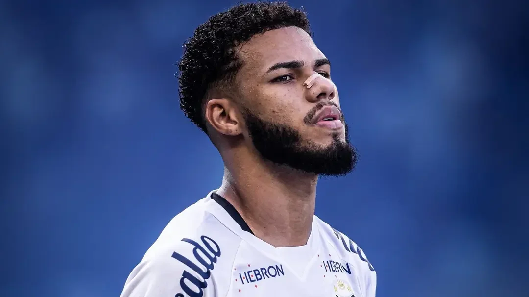 Desesperado por um lateral direito, Internacional contrata Nathan, ex-Santos