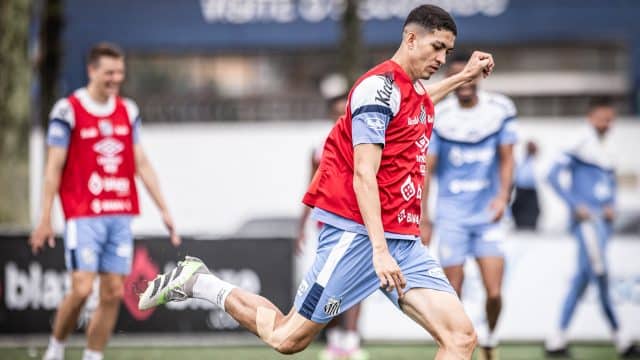 Santos recusa oferta de mais de R$ 70 milh&otilde;es do Botafogo por zagueiro Jair