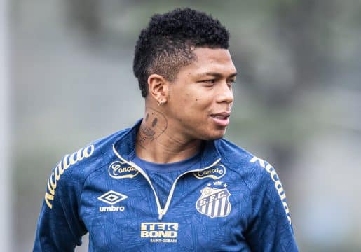 Ap&oacute;s Serginho e Willian Bigode, chegou a hora de Billy Arce no meio-campo do Santos?