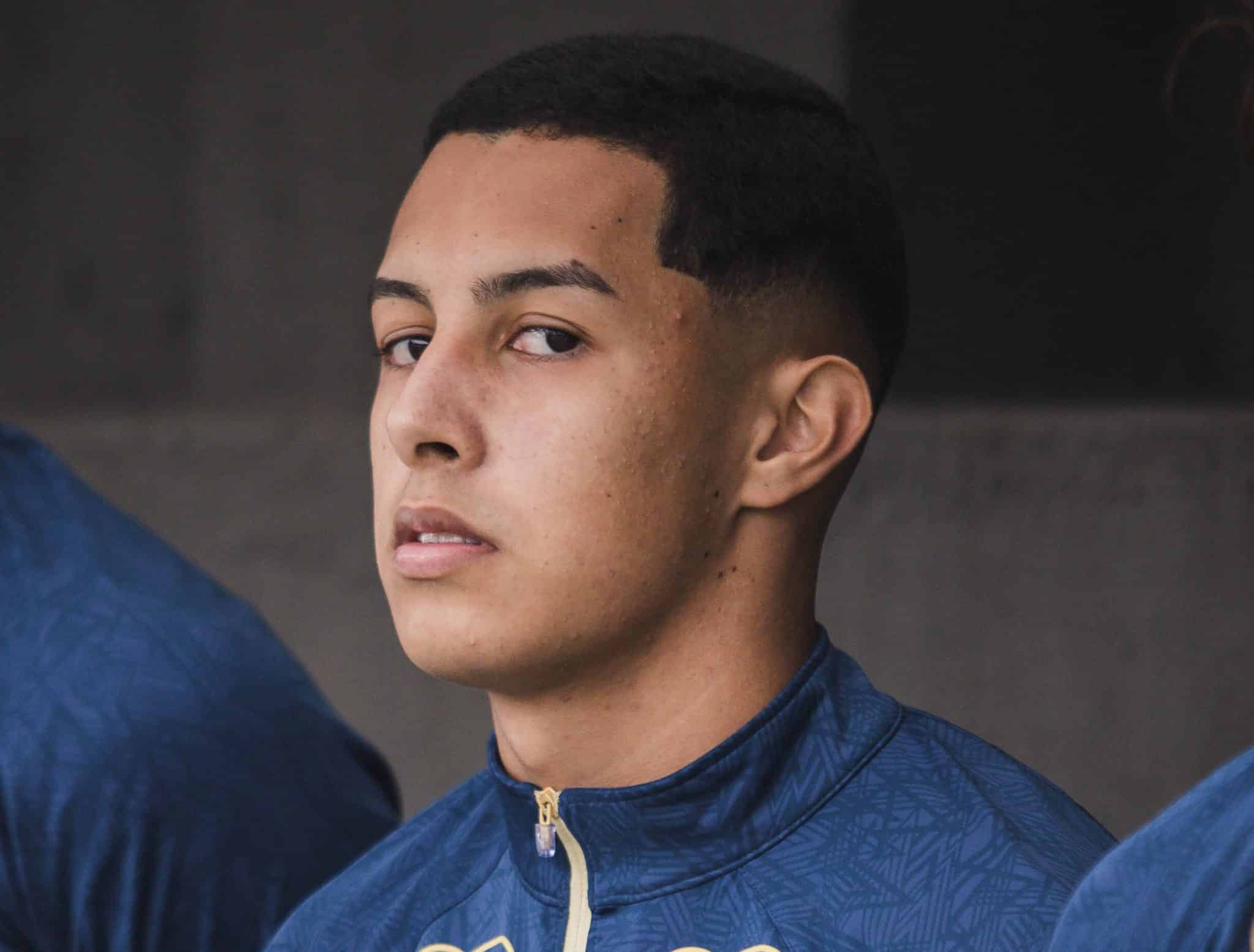 Gerente do Santos explica contrata&ccedil;&atilde;o de atleta que &eacute; filho de diretor do Corinthians